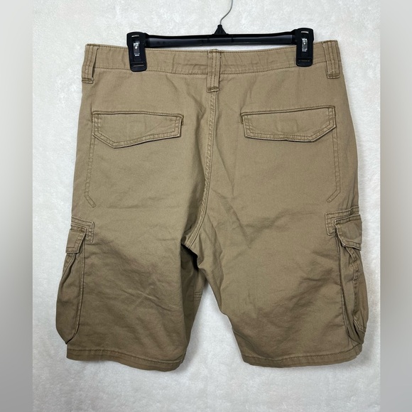 Wrangler Relaxed Fit Tan Cargo Shorts Size Medium - Picture 7 of 7